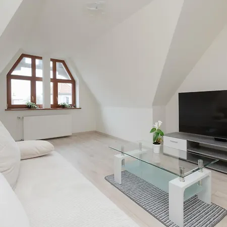 Grunwaldzka Bright With Balcony By Renters Apartment *