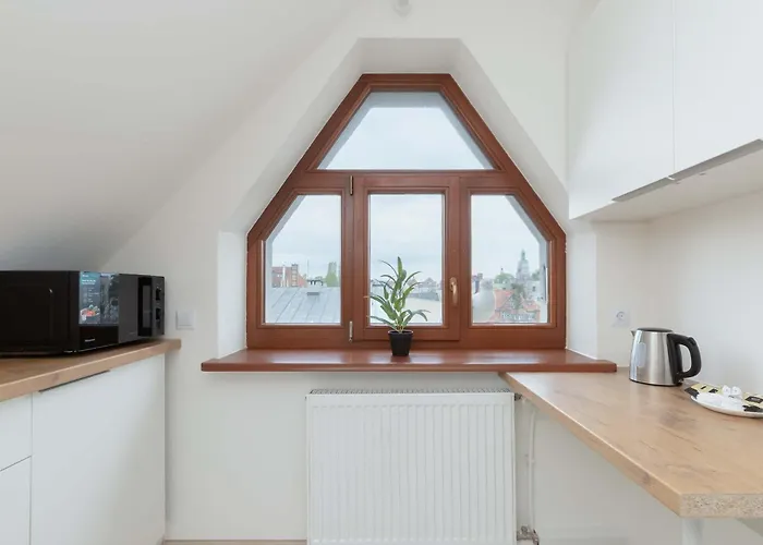 Grunwaldzka Bright With Balcony By Renters 公寓